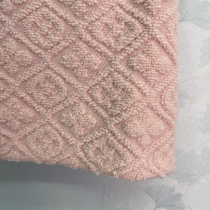 l0vis Vvtt0n sweaters